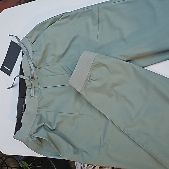 Lululemon- ABC Jogger - Picture 5 of 7